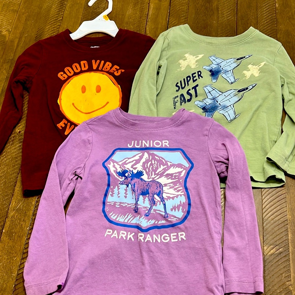 Long sleeve graphic tees